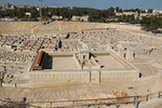 Jerusalemin pienoismallin komein ja koskettavin nhtvyys on temppeli