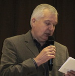 Raamattukoulun rehtori Tapani Talikainen puhui