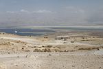 ...sek Kuolleenmeren jakavalle kannakselle ja takana siintville vuorille.
