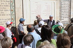 Jerusalemissa kvimme kirkossa, jonka seinill on Is meidn rukous kymmenill eri kielill