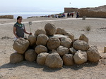 Tllaisia kivenjrkleit roomalaisten heittokoneet viskoivat linnakkeeseen