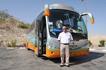 Kuljettajamme Nasser pyritteli isoa bussiamme aivan uskomattoman taitavasti. 